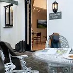 House - - Private Garden * ウィンダミア