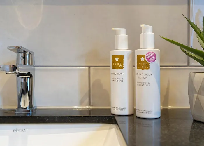 House - - Private Garden Casa de Férias