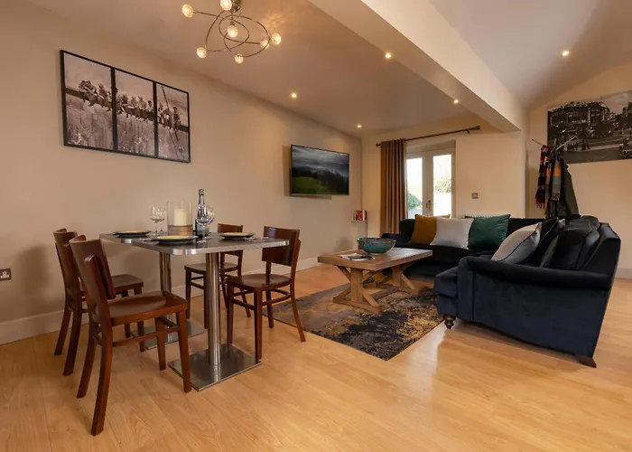 House - - Private Garden