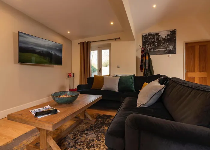 House - - Private Garden Casa de Férias *