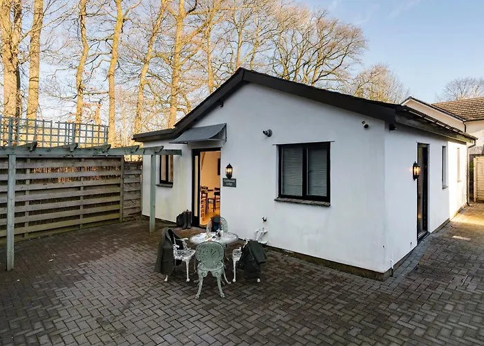 House - - Private Garden Casa de Férias